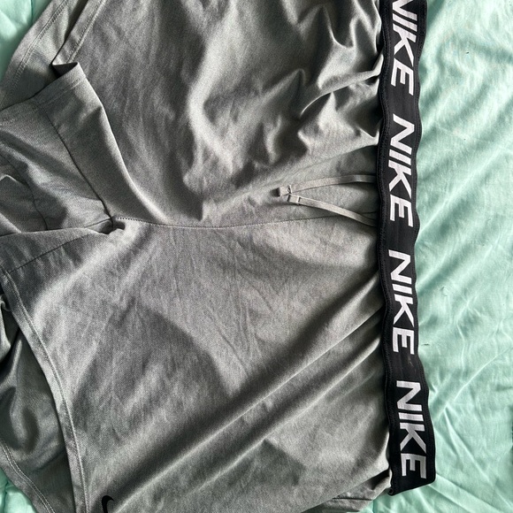 Nike shorts - Picture 3 of 4